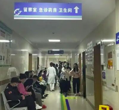 拚图两图)1晚6000次雷电 重庆民众“雷暴哮喘”涌急症
