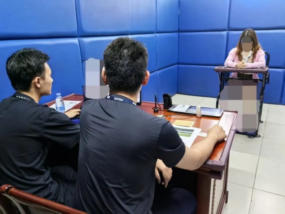 拚图两图)身体阻高铁关门涉违法　女子深圳遭行政拘留