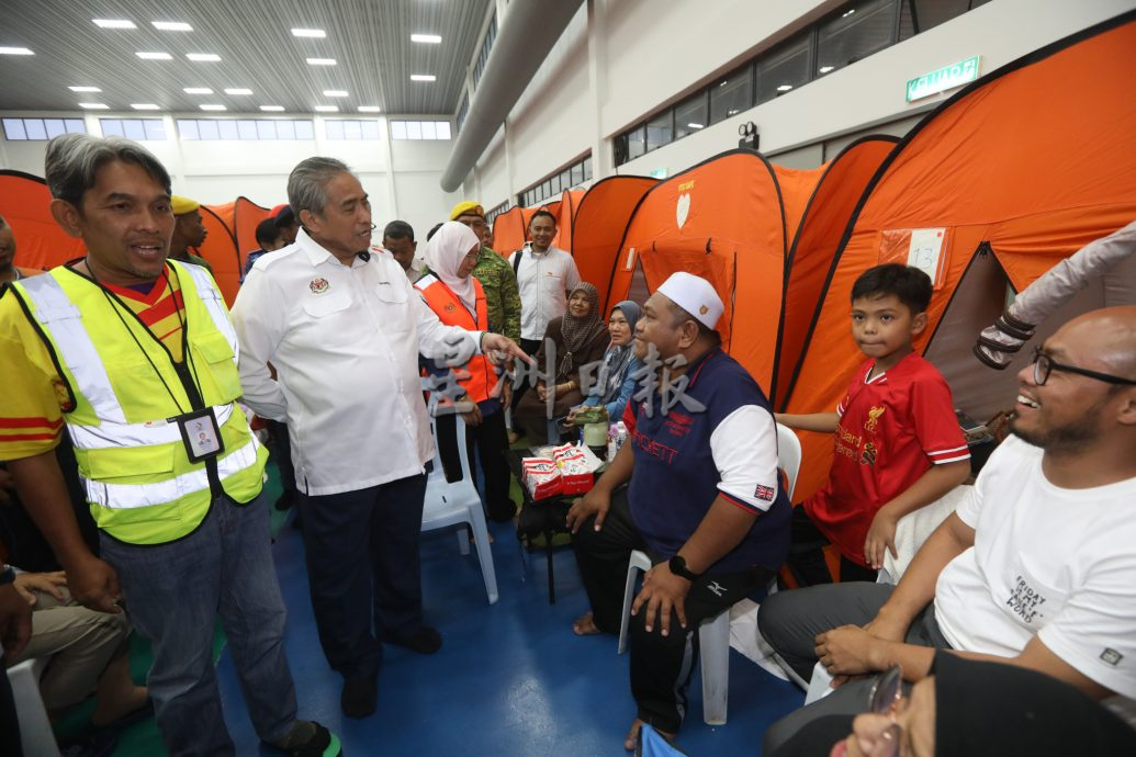 政府首席秘书:政府各单位紧密配合