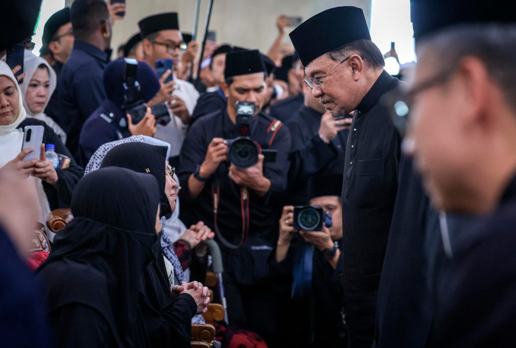 敦阿都拉国葬 女儿诺丽感言