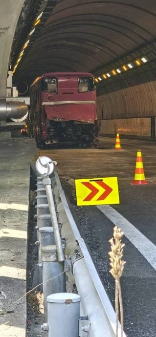 日本观光巴士连环撞 马新港台游客47伤