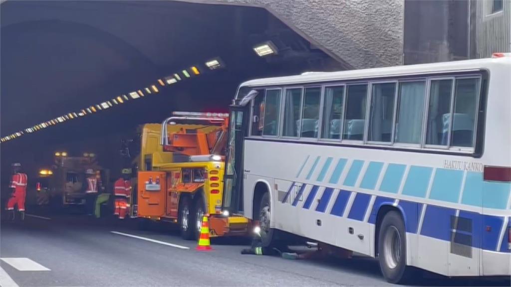 日本观光巴士连环撞 马新港台游客47伤