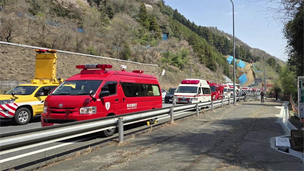 日本观光巴士连环撞 马新港台游客47伤