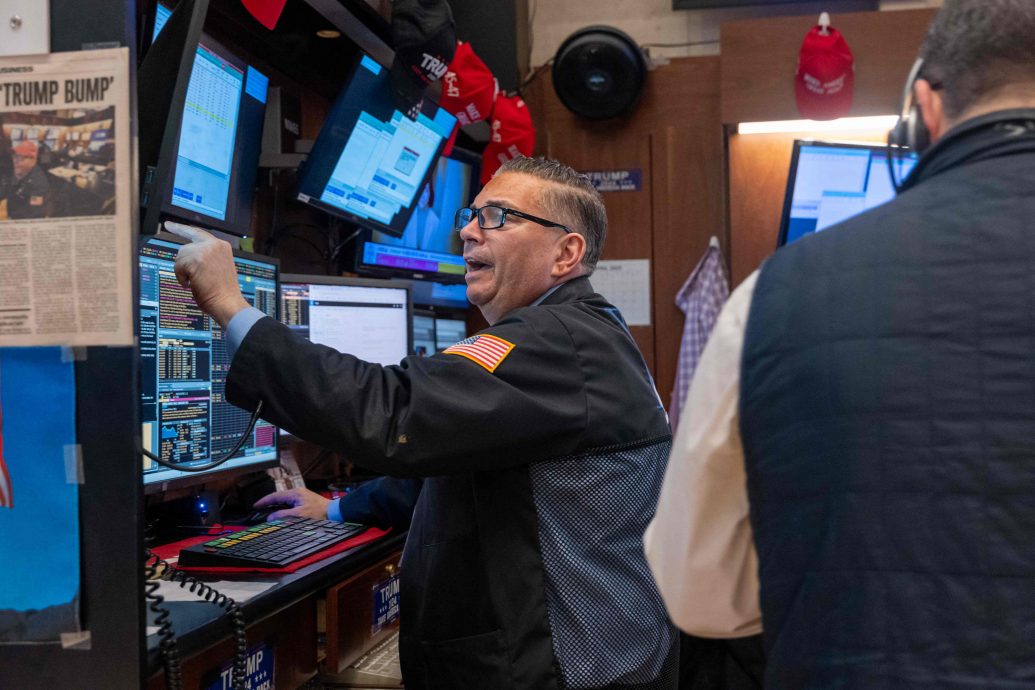 早盘:美股继续上扬 道指大涨逾1300点