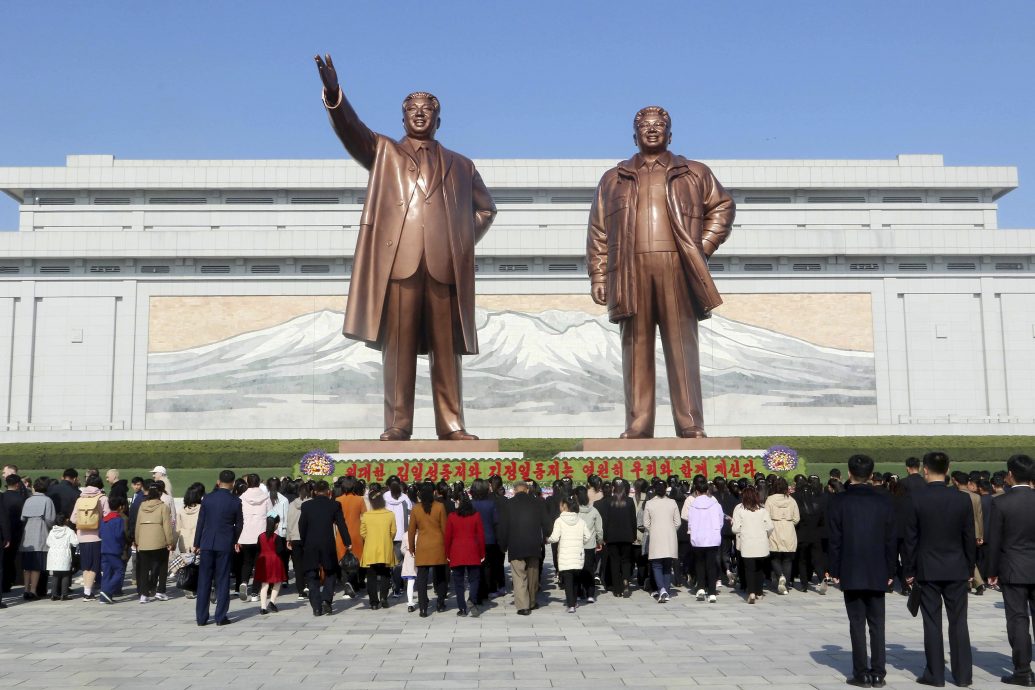 朝鲜前领导人金日成113岁冥诞 官媒大赞金正恩