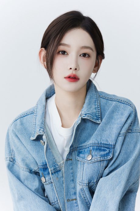 李沐宸餐厅与食客吵架被警带走 男友感到上演“偶像剧画面”