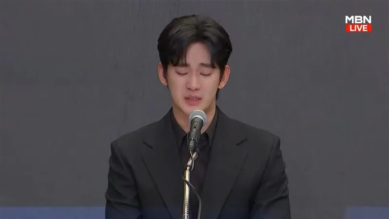 李镇浩泄疑似金赛纶吻“男友”视频 曝金秀贤同期有秘密女友