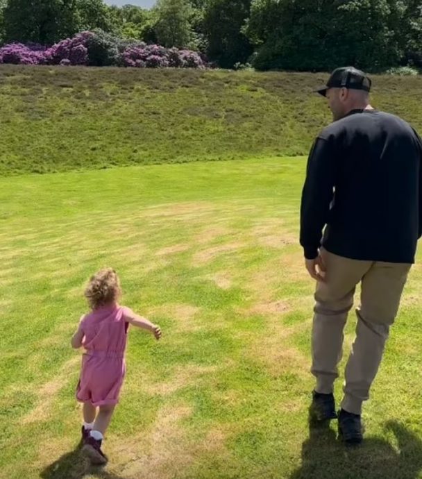 杰森史塔森搭搭私人直升机出行 吓坏马匹挨轰扰民