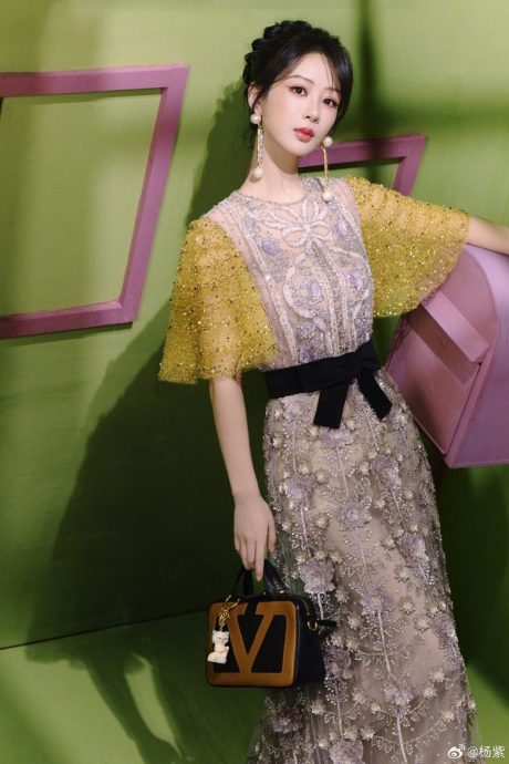 林志玲逆龄仙气碾压 杨紫浓妆僵脸挨酸