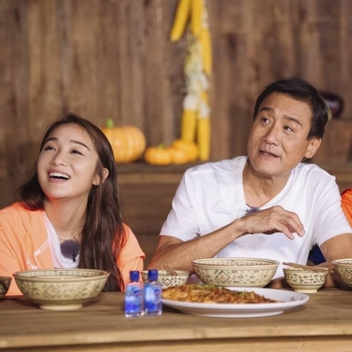 梁家辉又抱孙 小女儿产下混血小王子