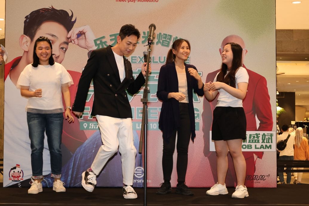 梁竞徽首来马办见面会 陈山聪惊喜现身惹尖叫	
