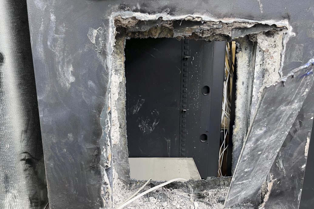 洛杉矶珠宝店遭凿墙盗窃 损失至少4400万 