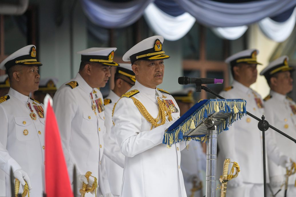 海军司令:新装备提升作战能力 海军坚守国家主权