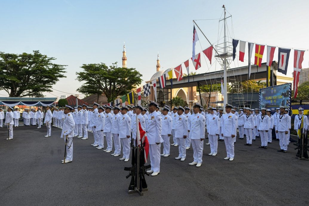 海军司令:新装备提升作战能力 海军坚守国家主权