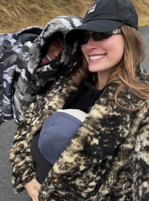 海莉被爆取消关注老公 小贾被疑婚姻再亮红灯