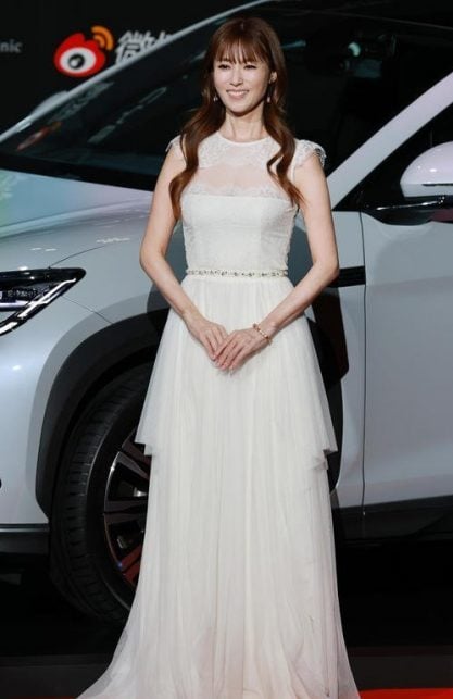 消失1年多现身微博之夜 深田恭子爆肥真相曝光