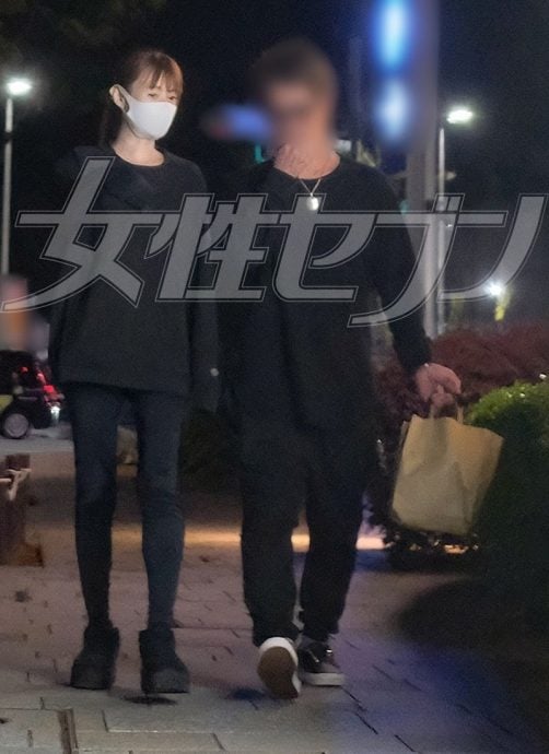 深田恭子街头放闪 扶正小王导演男友