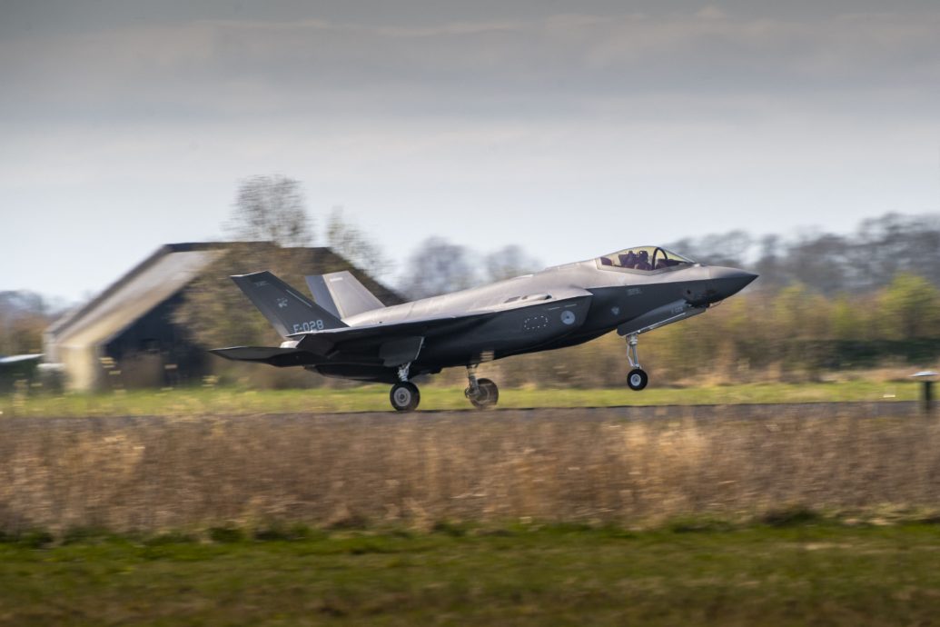 特朗普签行政命令简化对外军售流程 将拟优先伙伴名单