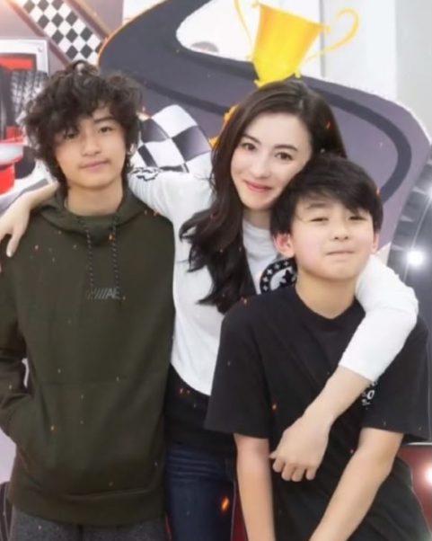 王菲起舞不敌2优秀儿子 谢霆锋演唱会张柏芝才是大赢家