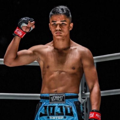 男子狂殴女司机惹众怒 JOJO邀单挑：小心我打爆你的脸！