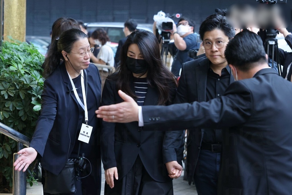 看世界)李兆基逝世在香港殡仪馆设灵政商界人士到场致祭