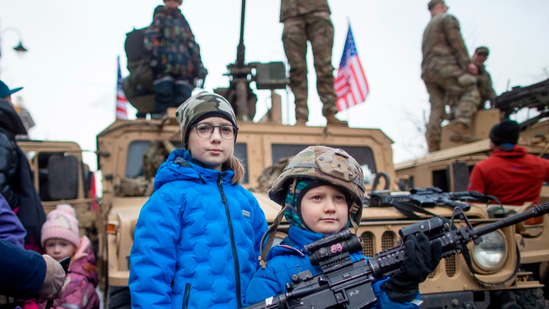 知情人士:特朗普政府打算从东欧撤走一半美军