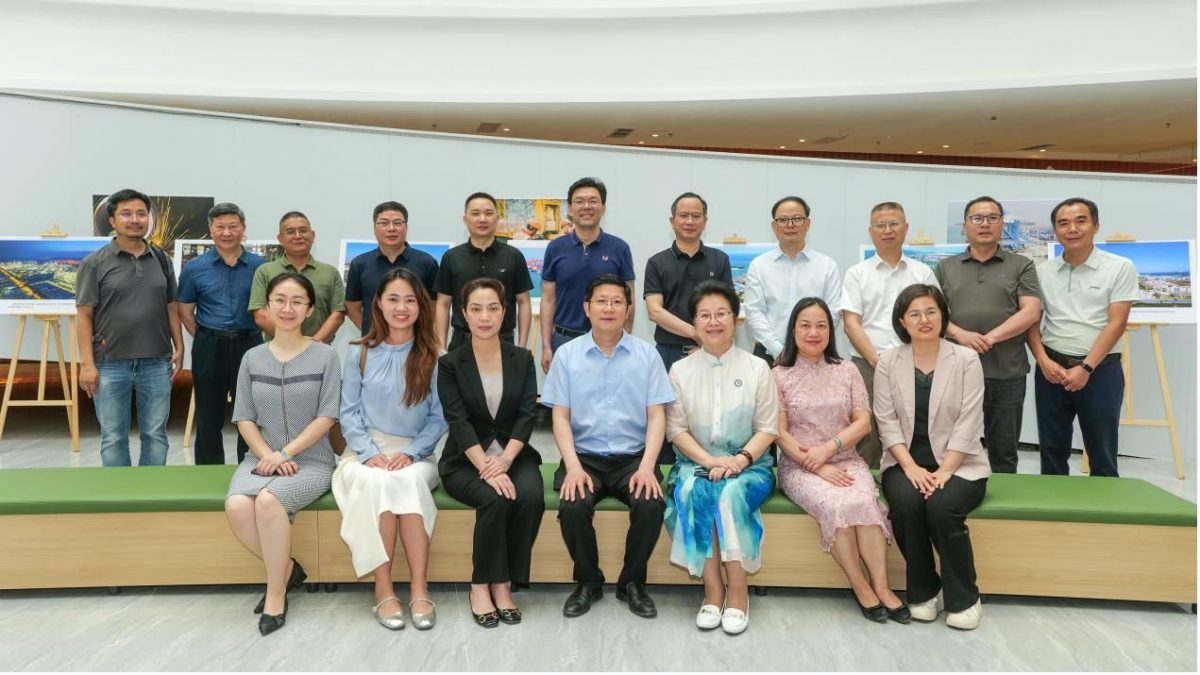 纪录片《并蒂花开》专家座谈会在中国南宁举行