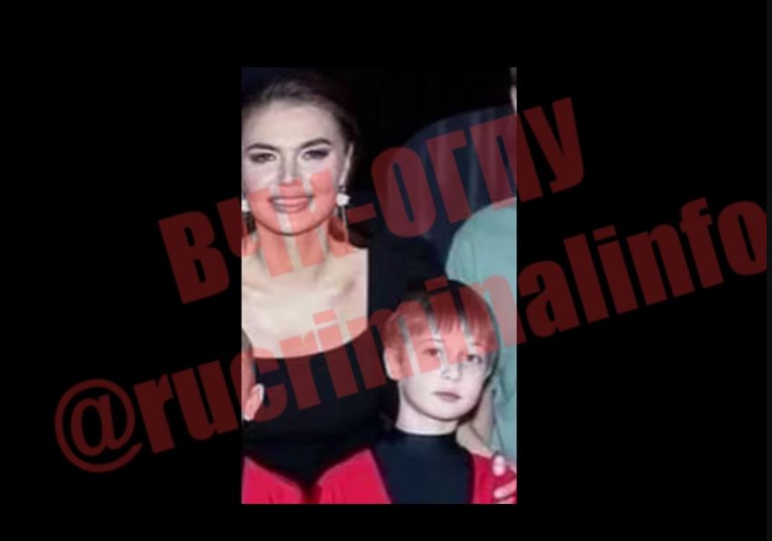 网上疯传普汀10岁私生子照片 传热爱迪士尼卡通片