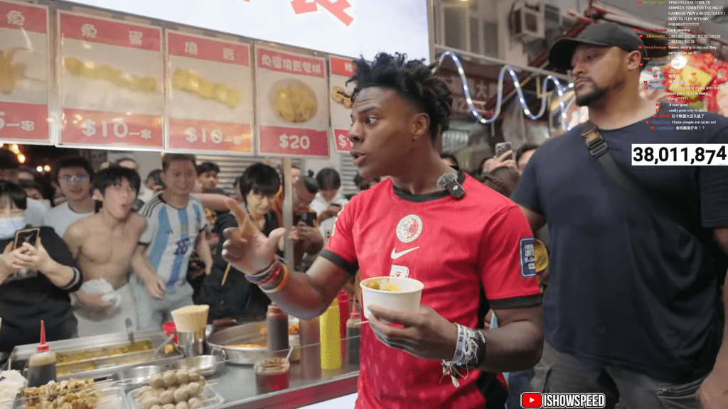 网红甲亢哥香港行 鹅颈桥体验打小人 搭叮叮与粉丝互动