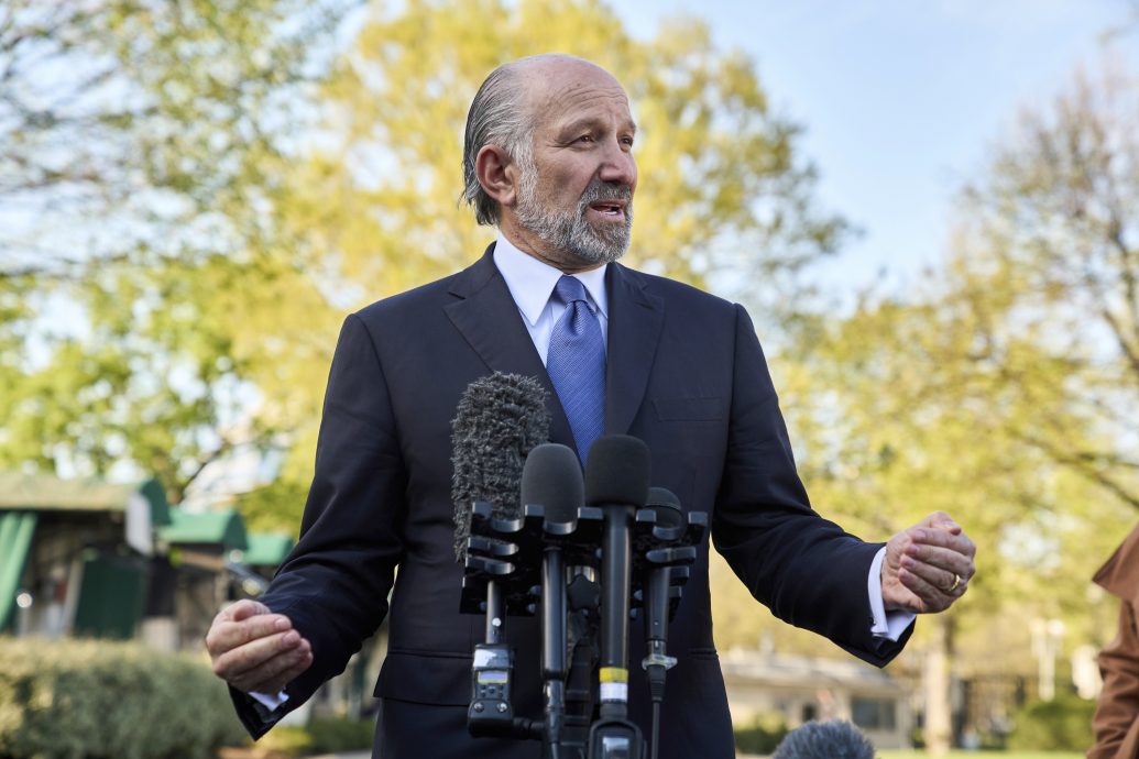 美商务部长:电子产品或面临个别关税 最快一个月内实施