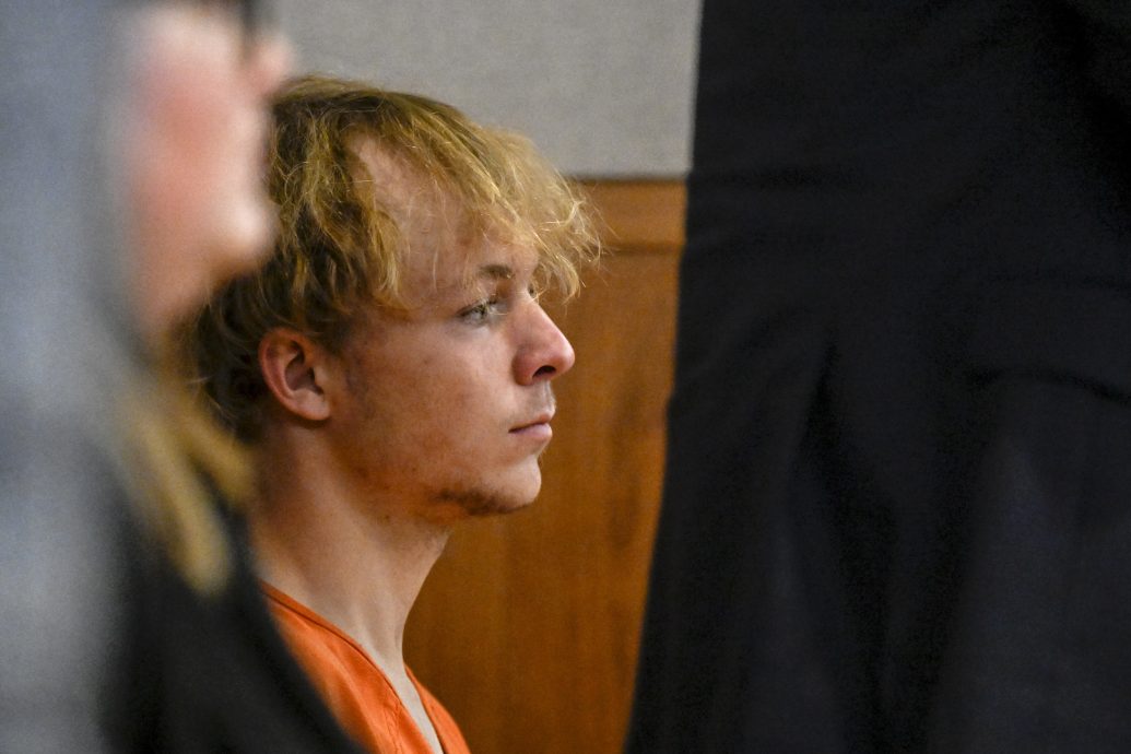 美国18岁屁孩朝车辆丢石头致驾驶身亡 谋杀罪成立面临无期徒刑