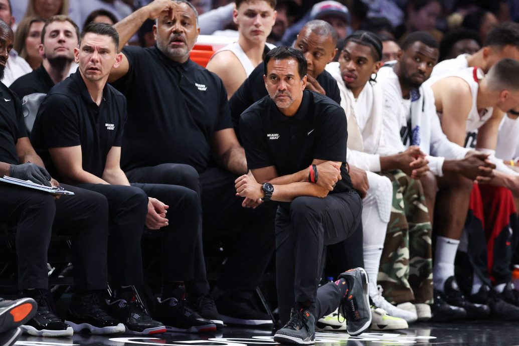 美国NBA篮球季后赛| 骑士4场净胜122分创纪录  热火史上最耻辱出局