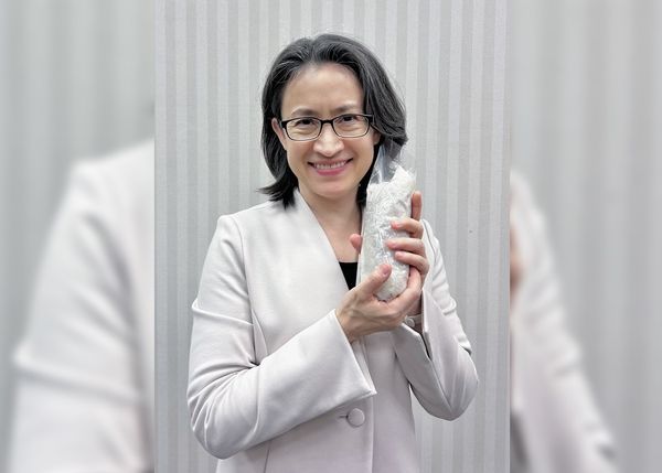 美征高关税 却问润饼包什么料 萧美琴被酸急道歉