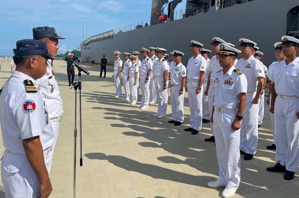 翻新后首批访客 日本两军舰停靠柬埔寨云壤海军基地