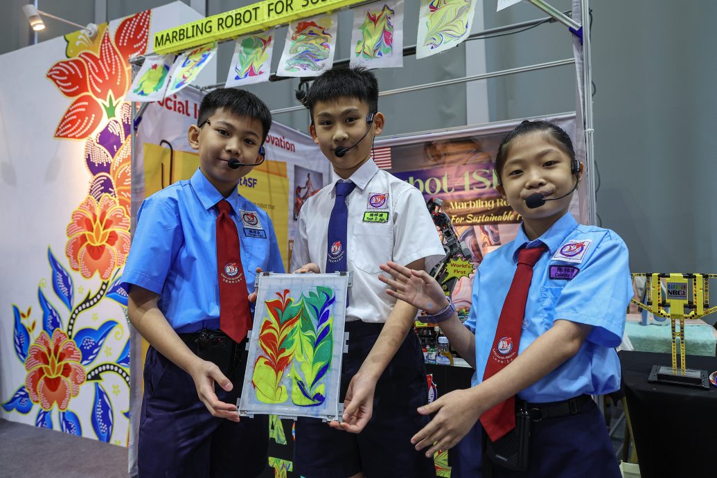 11岁的男孩创造了“可持续未来的大理石机器人”