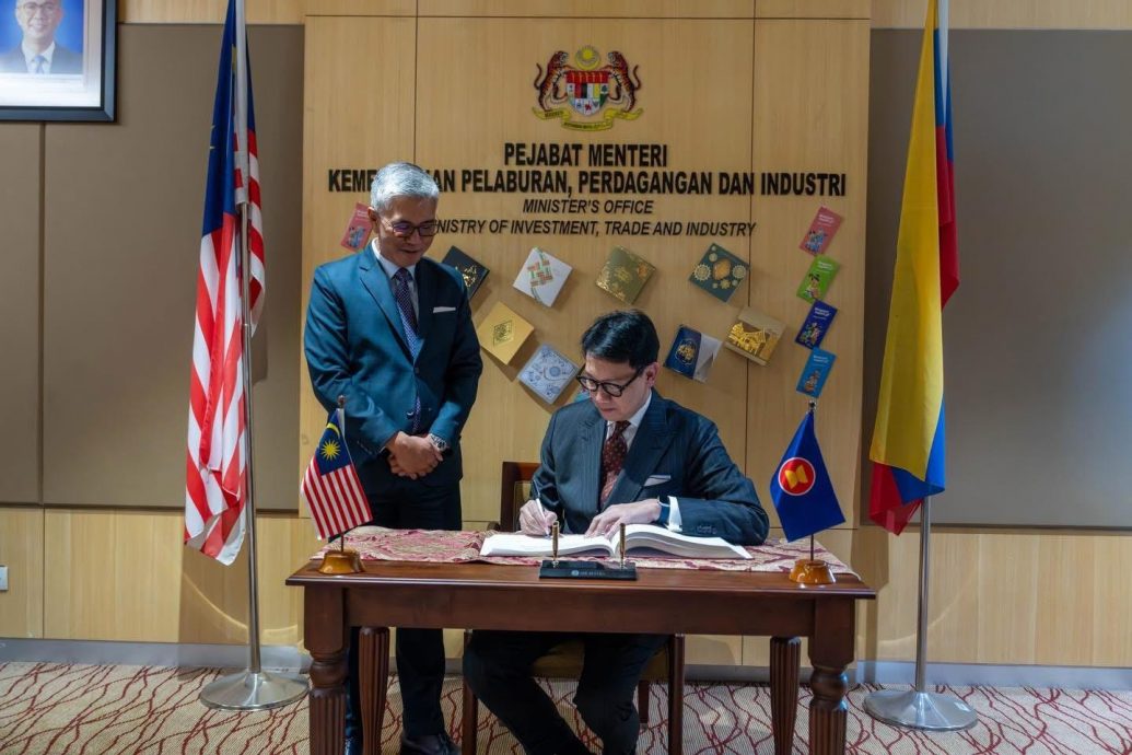 艾瑾/赛夫鲁见中国、印尼领袖