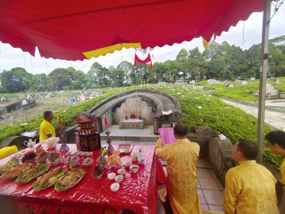 莫家浩／​再造祖坟