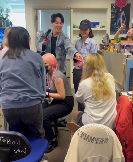 萧正楠公开儿子乳名 回TVB扫楼派姜醋