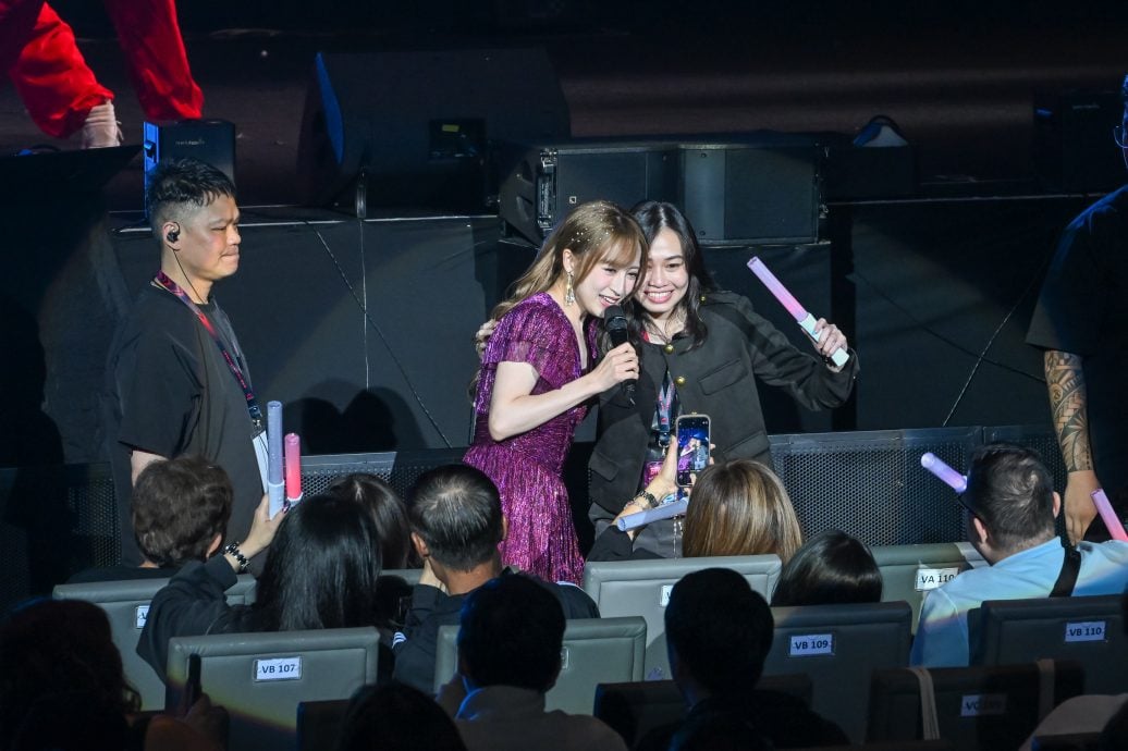 萧正楠自嘲回港得“跪榴梿” 马国明搞笑耍梗全场爆笑