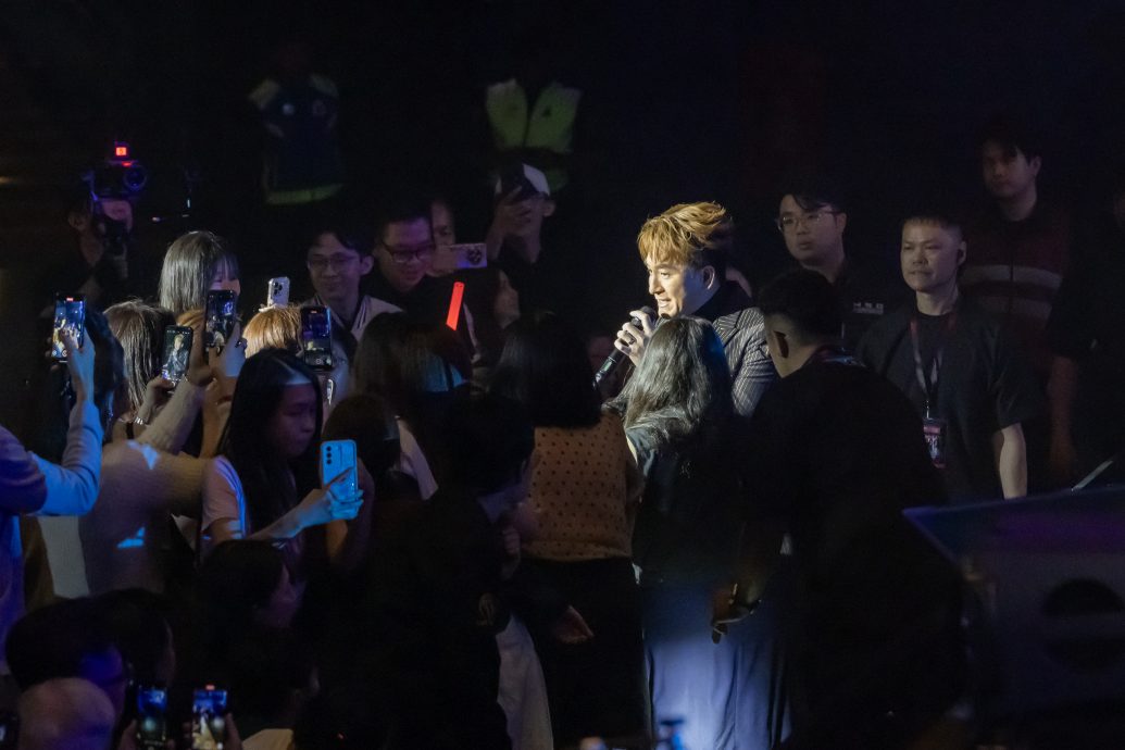 萧正楠自嘲回港得“跪榴梿” 马国明搞笑耍梗全场爆笑