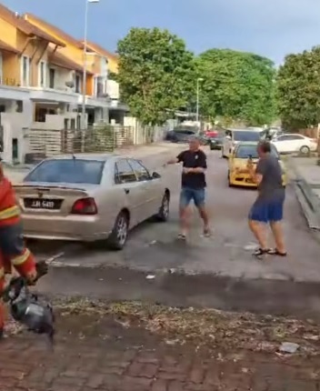 蒲种天然气管爆炸|视频|爆炸延烧民宅!轿车陷火海 居民惊恐逃离