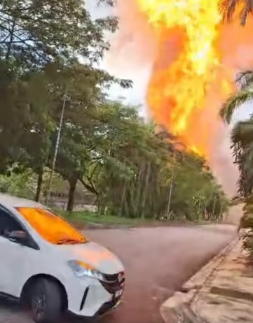 蒲种天然气管爆炸|视频|爆炸延烧民宅!轿车陷火海 居民惊恐逃离