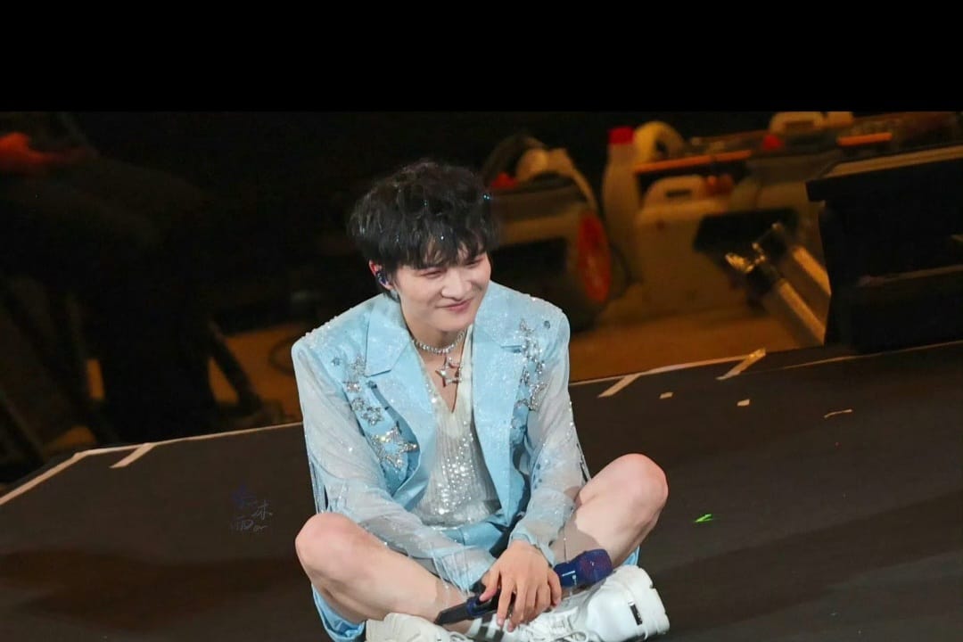 被女“生米”告白爆击心脏 周深当场腿软坐地