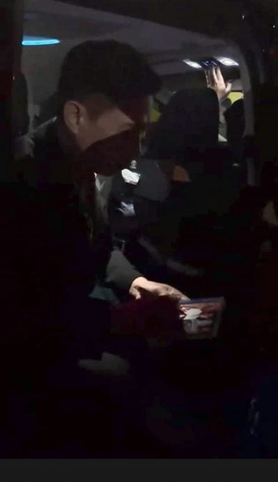 被粉丝极端行为惹怒 张家辉当面训斥