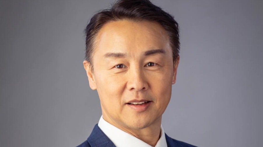 被通缉前港艺人郑敬基出战多伦多选区宣布落败