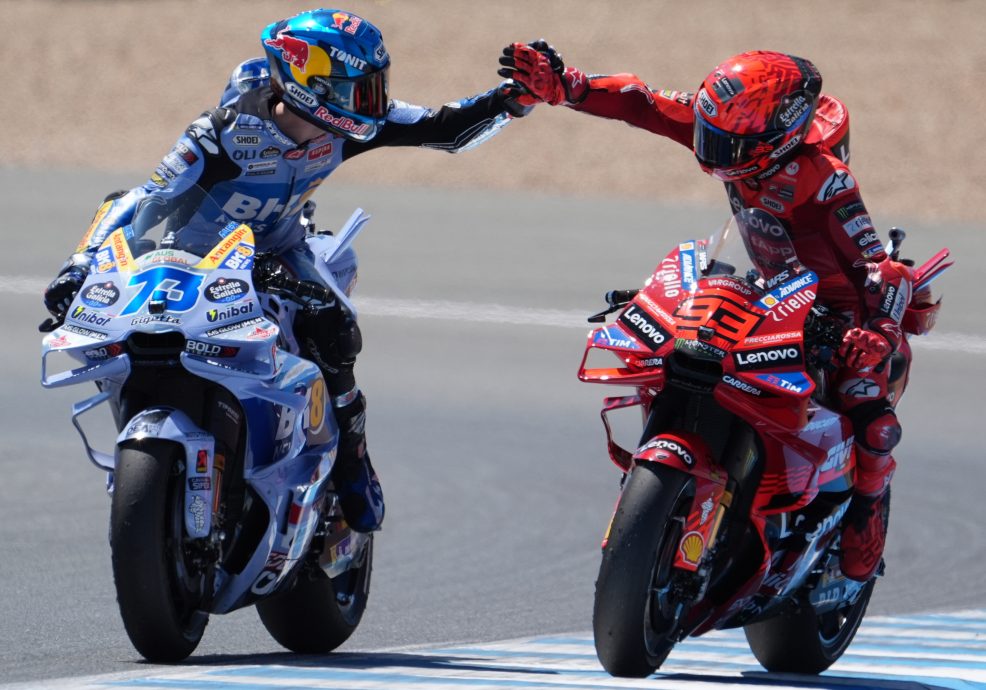 西班牙站MotoGP|包揽前5站冲刺赛冠亚军 马奎兹兄弟联手发威
