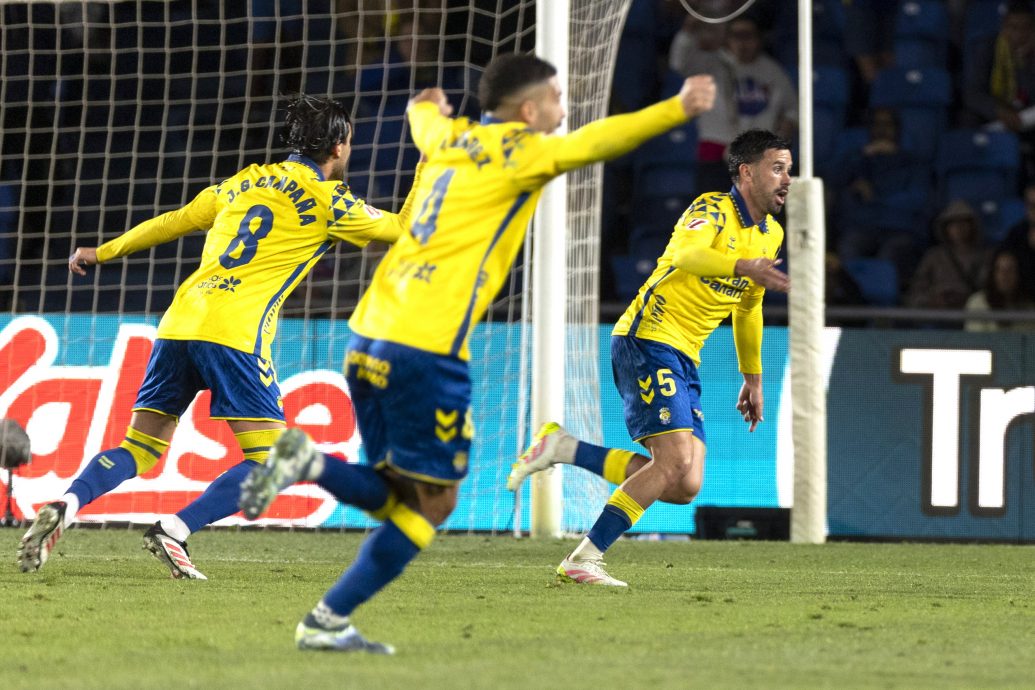 西甲|巴塞大逆转塞尔塔近12轮11胜  拉菲尼亚2射1传成英雄