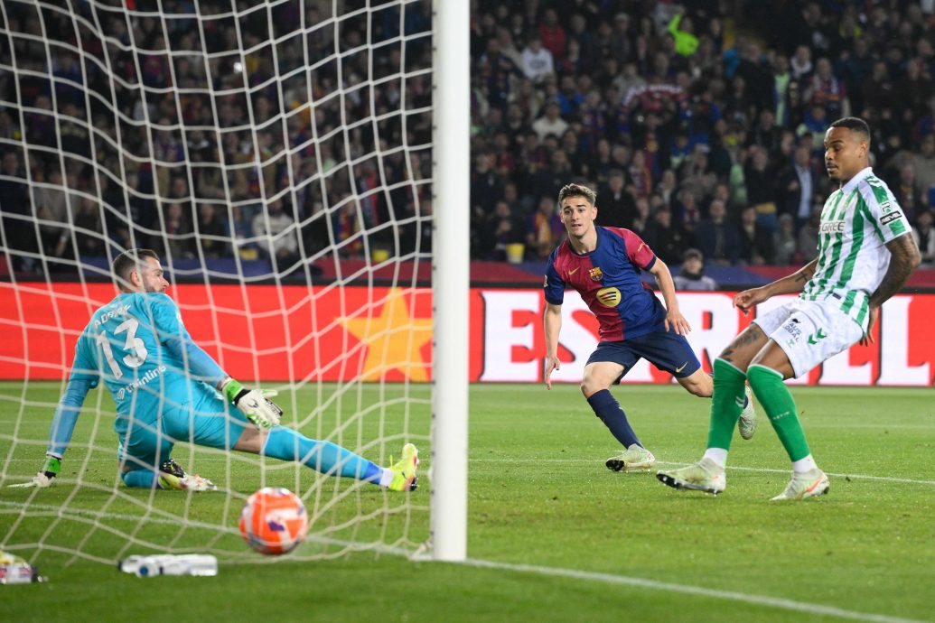 西甲|皇马意外负蝙蝠军  巴塞战平4分领跑