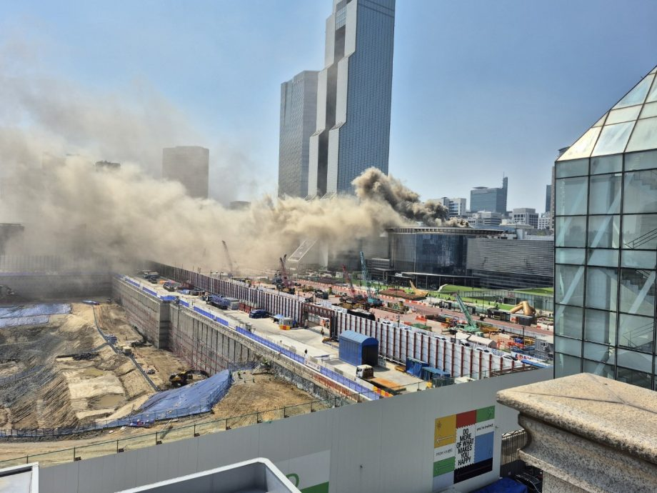 视频| 首尔人气地标COEX传火警 “浓烟密布” 初步研判餐厅起火