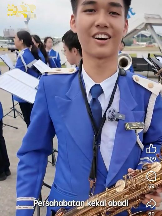 视频|习近平访马|加影育华中学管弦乐队 机场演奏2迎宾曲